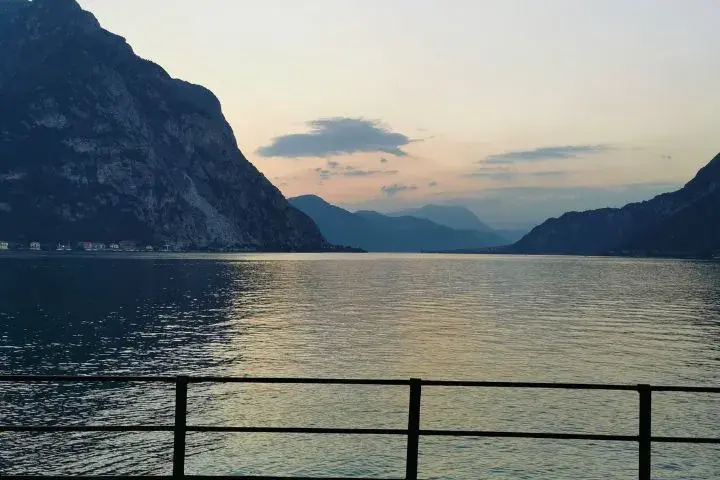 best times to road trip europe, Best Seasons for a European Road Trip, Spring Road Tripping in Europe, Summer European Road Trips, Fall Road Trip Magic in Europe, Winter Road-Trip in Europe, Planning Your European Road Trip by Country, Practical Planning Considerations