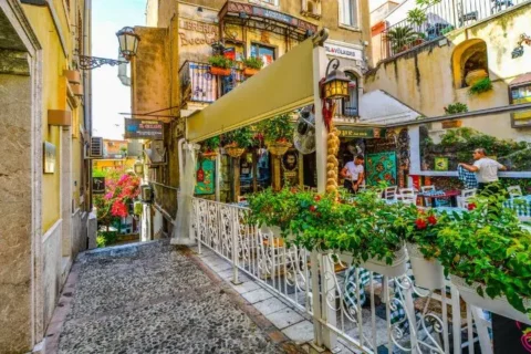 Best Time For Italy Road Trip