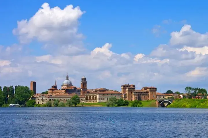 Drive From Milan to Venice, Mantua