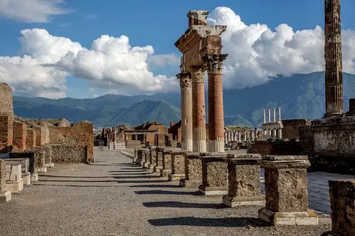 Drive Rome To Naples, Pompeii