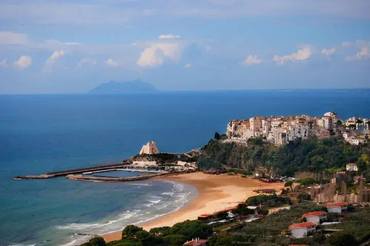 Drive Rome to Amalfi, Sperlonga