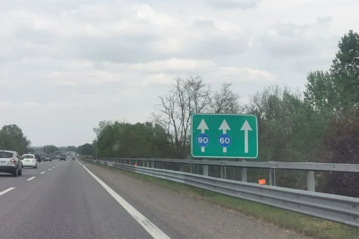 Speed Limits in Italy , Autostrada (Highway) Lanes Minimum Speed