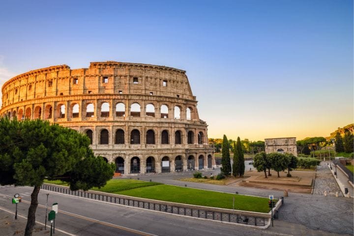 Where to Park in Rome When Arriving by Car, Colosseum