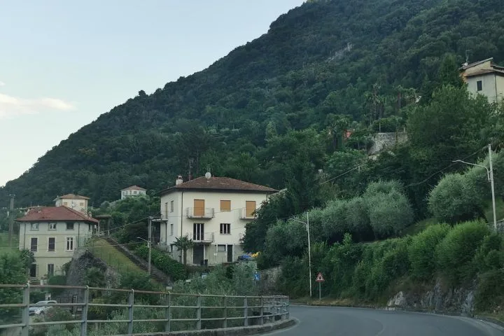 Milan to Lake Como by Car, Como Mountain Road