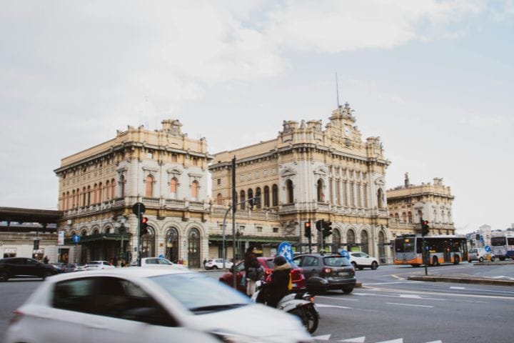 Manual vs. Automatic in Italy, Genova