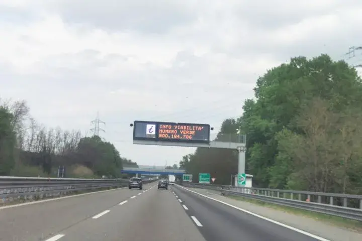 Italy Toll Roads and Telepass Explained, Highway Electronic Board Sign