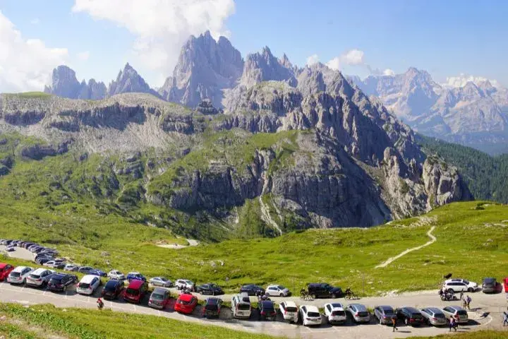 Dolomites Via Ferrata Guide, Hikers in Drei Zinnen Parking Lot