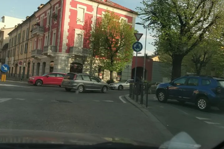 Italian Roundabouts Guide