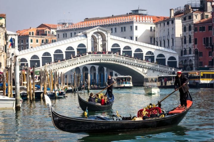 Where to Park in Venice When Arriving by Car, Rialto Bridge, Venice