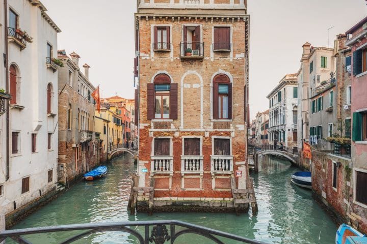 Where to Park in Venice When Arriving by Car, Venice Canal