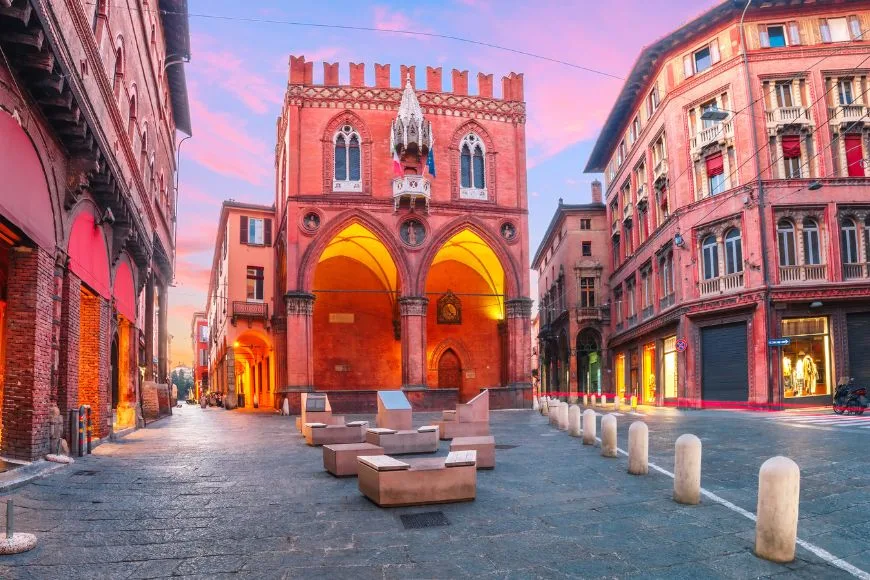 Best Cities to Visit in Italy, Bologna