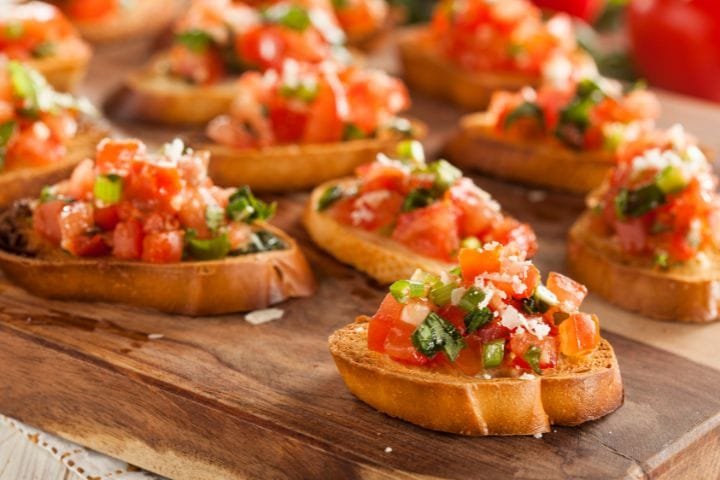 Best Time to Visit Italy, Bruschetta Appetizer