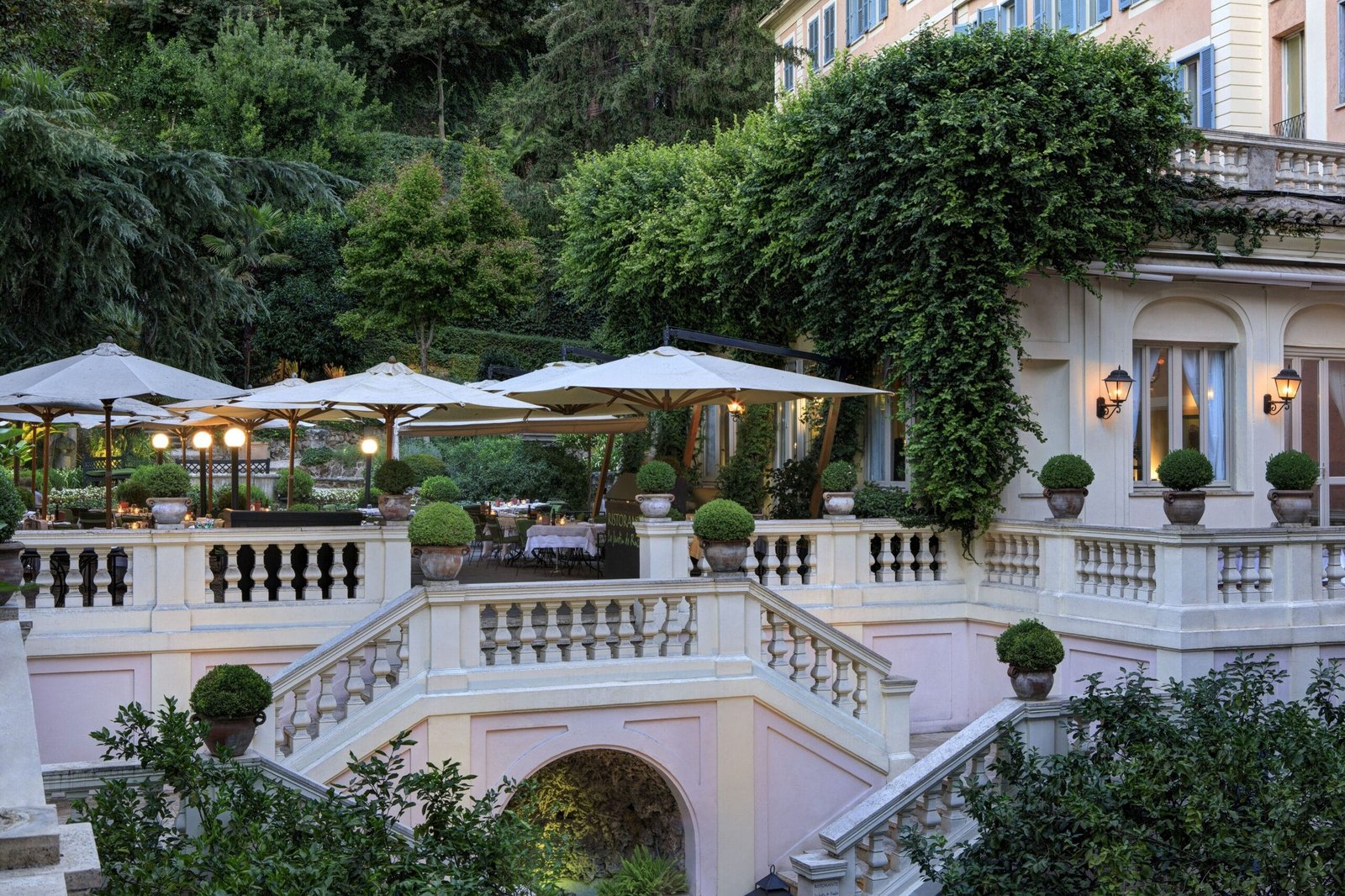 Where to Stay in Italy,Hotel De suisse Roma