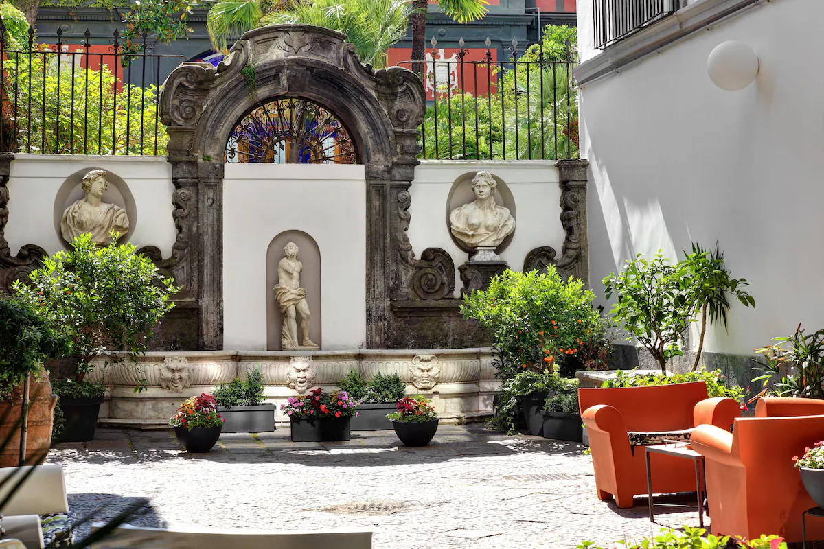 Where to Stay in Italy, Hotel Piazza Bellini, Naples