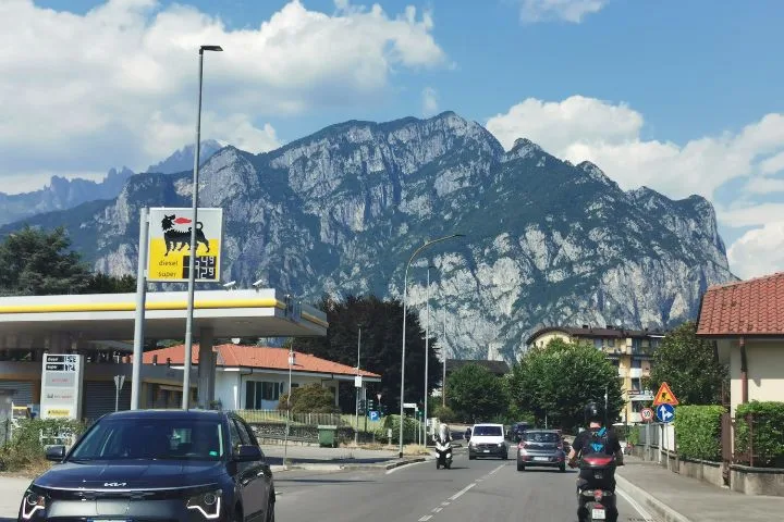 How to Get Around Italy, Lecco