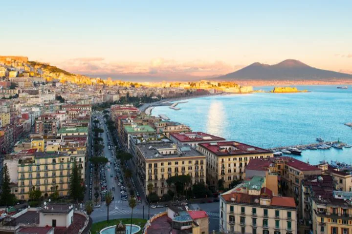 Italy Travel Guide, Naples