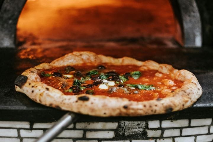 Italy Travel Costs, Pizza Napolitana