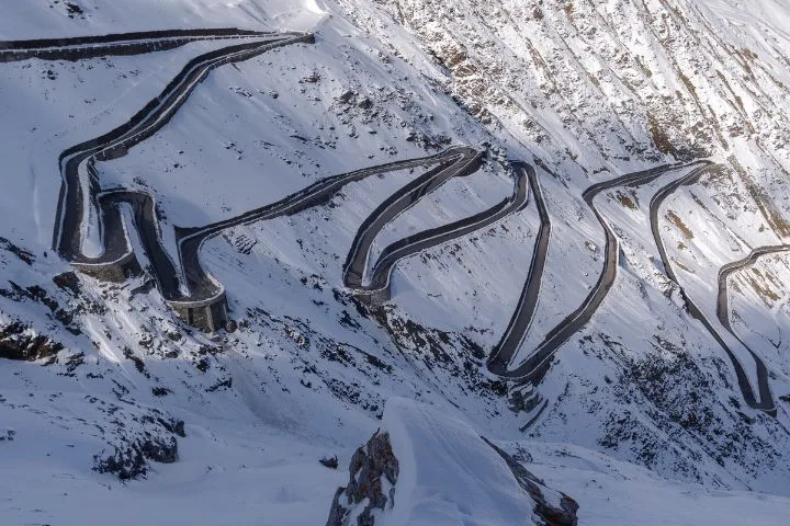 How to Drive Italian Mountain Passes in Winter, Stelvio Pass, South Tyrol
