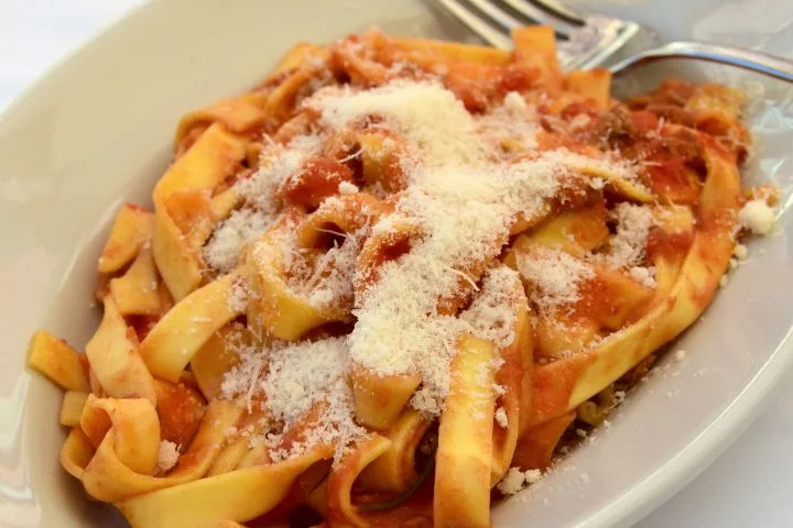 Italy Travel Guide, Tagliatelle al Ragu, Bologna