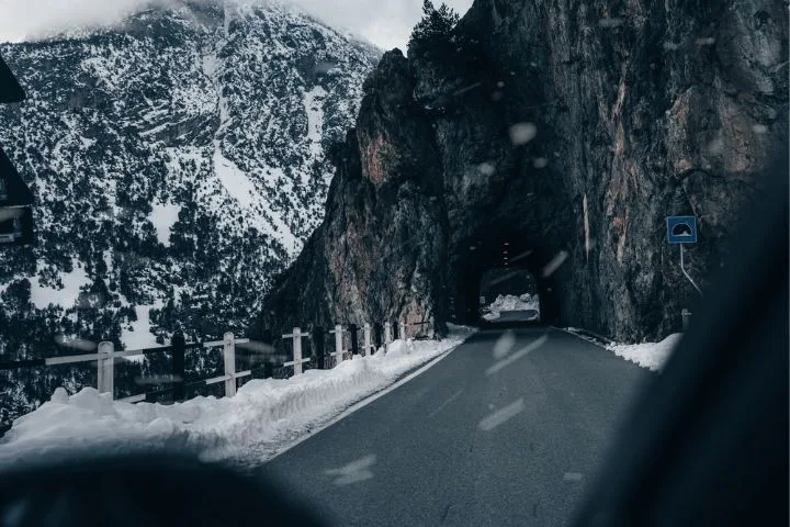 How to Drive Italian Mountain Passes in Winter, Valtellina 