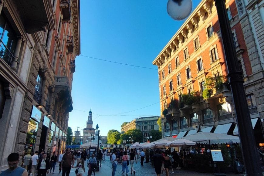 Romantic Milan Itinerary, Via Dante