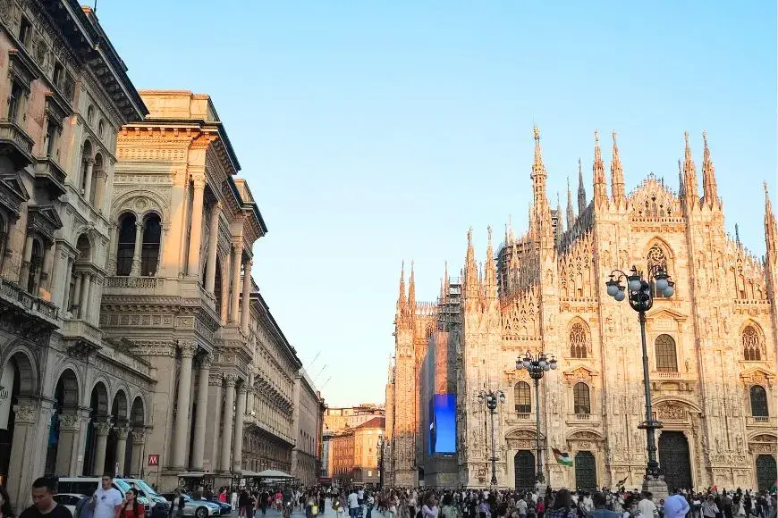Milan Itinerary With Day Trips, Piazza del Duomo & Emanuele II