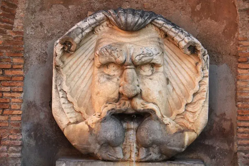 Things to Do in Rome, Fountain in Aventine Hill