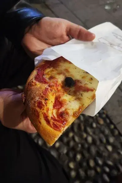 Where to Eat in Milan, Luini Pizza