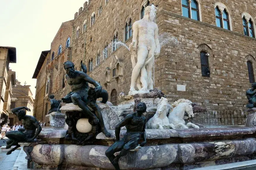 Florence Travel Guide, Piazza della Signoria, a must see in Florence