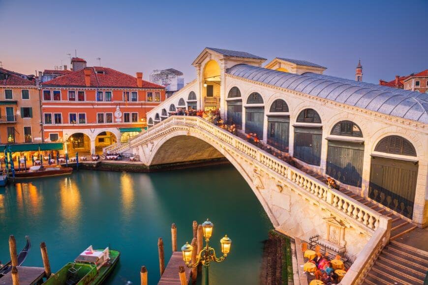 Best Attractions in Venice, Rialto Bridge over the Grand Canal