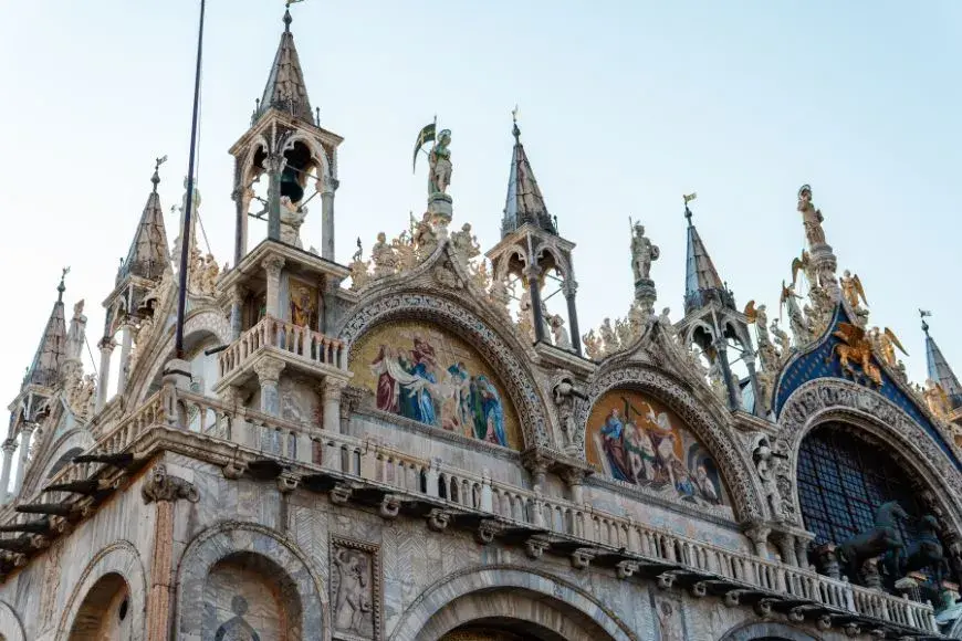 Venice Travel Guide, St. Mark’s Basilica façade with golden details
