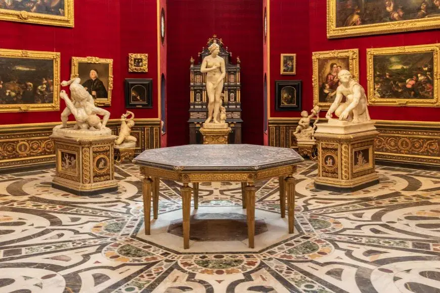 Things to Do in Florence, Uffizi interior