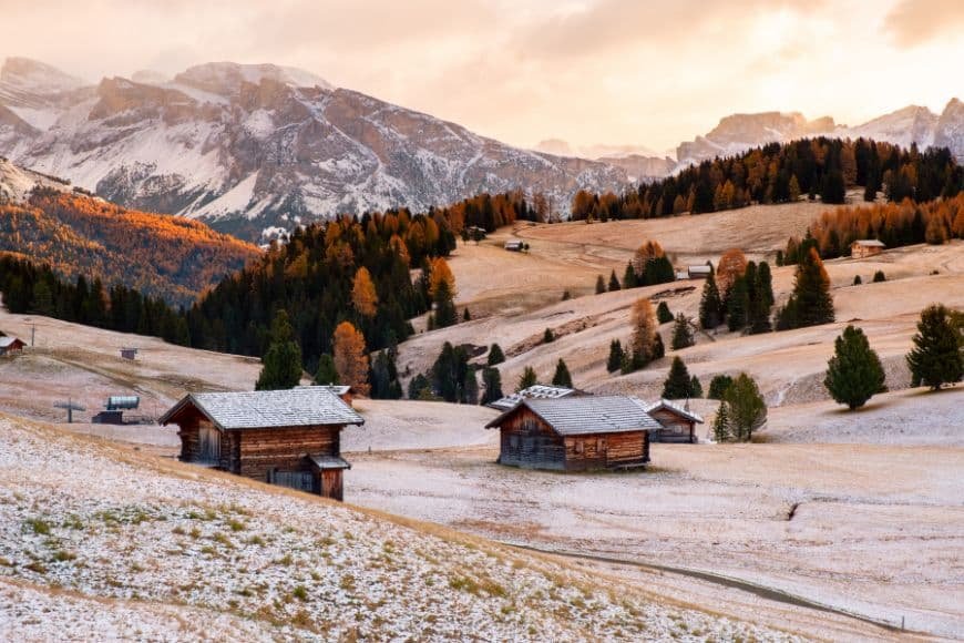 Dolomites Itinerary, Alpe di Siusi alpine meadow with Sassolungo