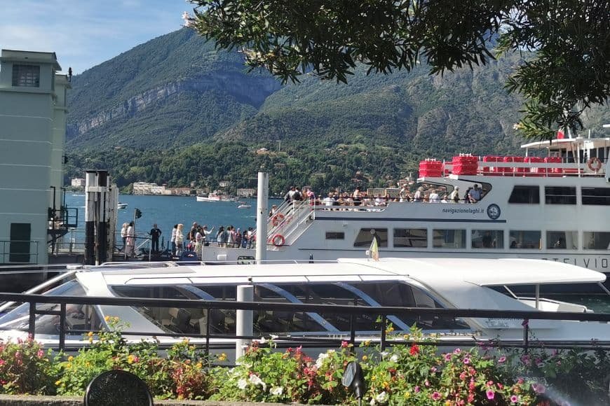 Things to Do in Lake Como, Boarding a ferry on Lake Como