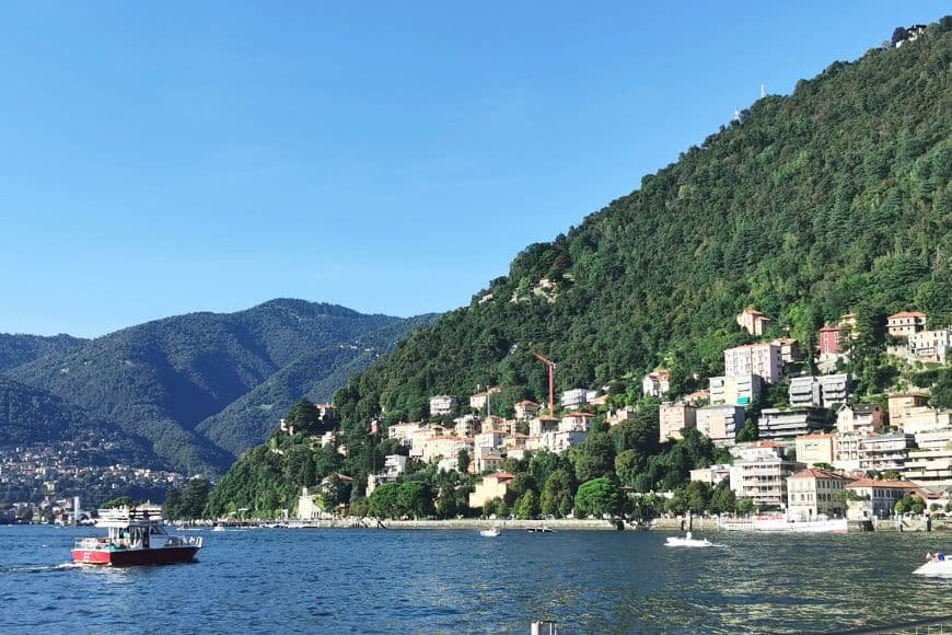 Lake Como Travel Guide, Boats in lake Como Town