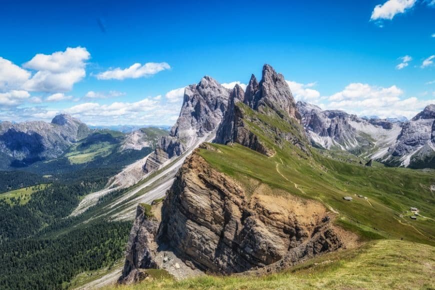 Dolomites Travel Guide, Dramatic vertical peaks of Seceda in the Dolomites