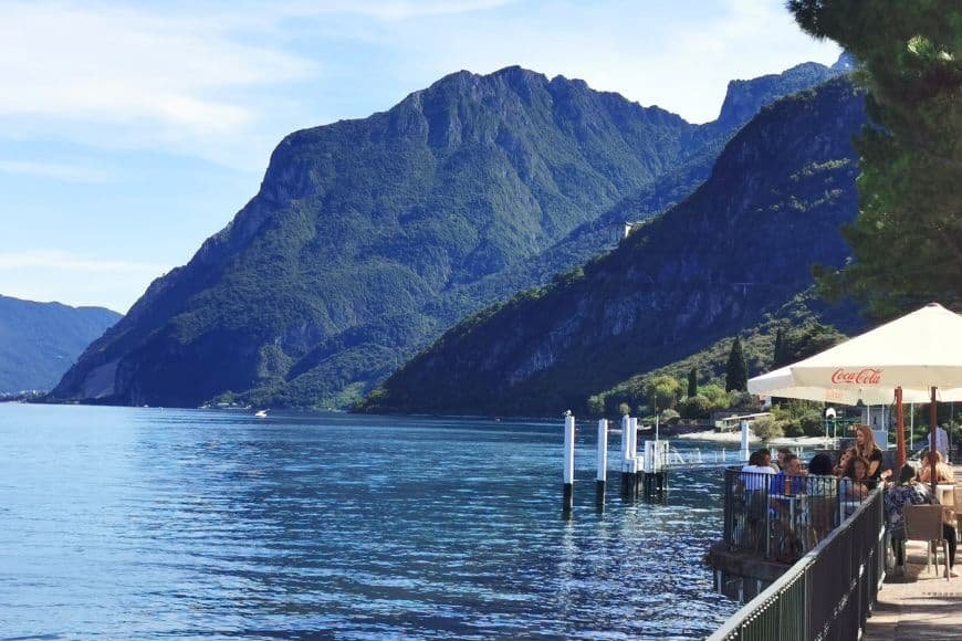 Things to Do in Lake Como, Lakeside café with views over Lake Como