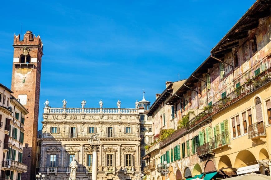 Verona Travel Guide, Piazza delle Erbe historic square in Verona