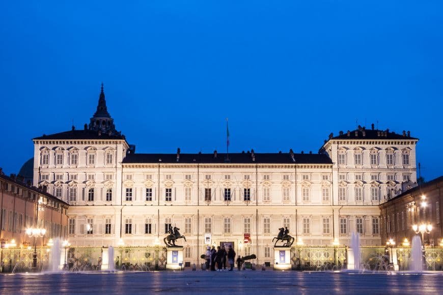 Turin Travel Guide, Royal Palace of Turin exterior facade and courtyard