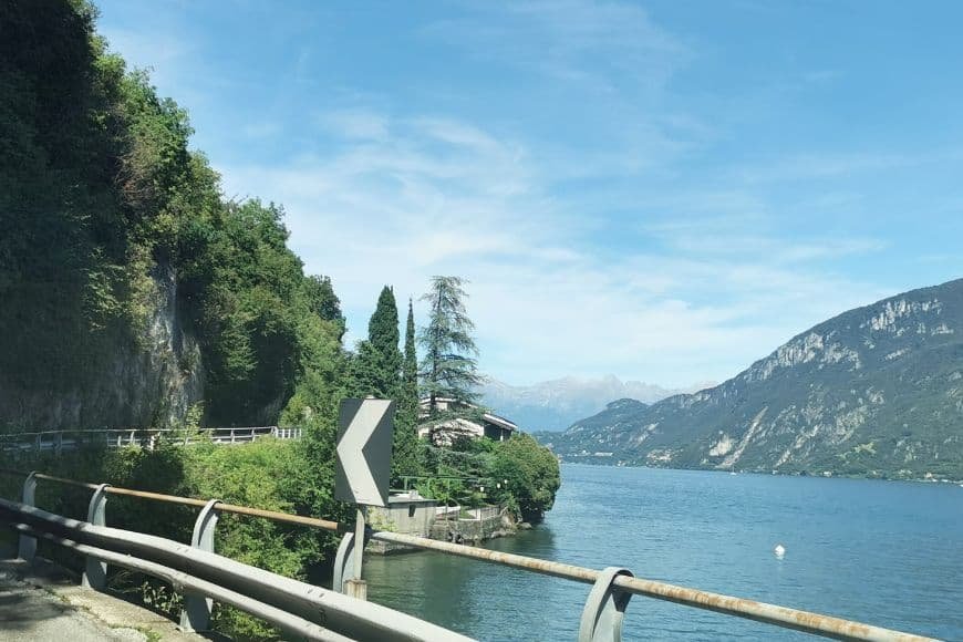 Lake Como Travel Guide, Scenic drive from Milan to Lake Como along winding lakeside roads