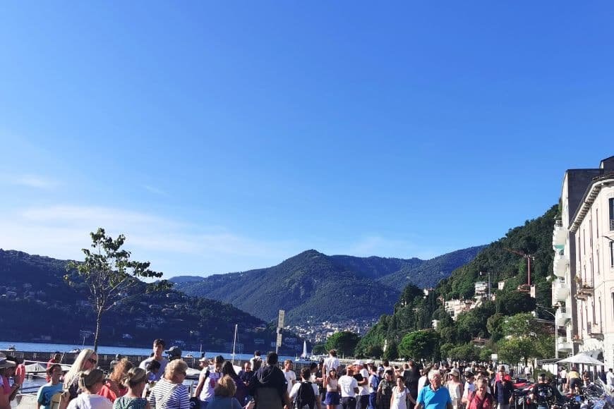 Things to Do in Lake Como, Summer Crowd in Lake Como
