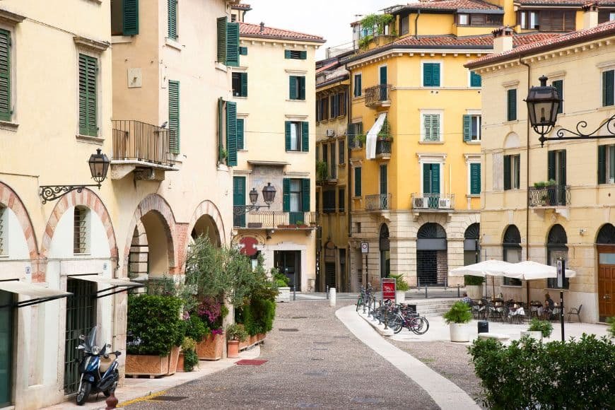 Verona Travel Guide, Verona Historic Center