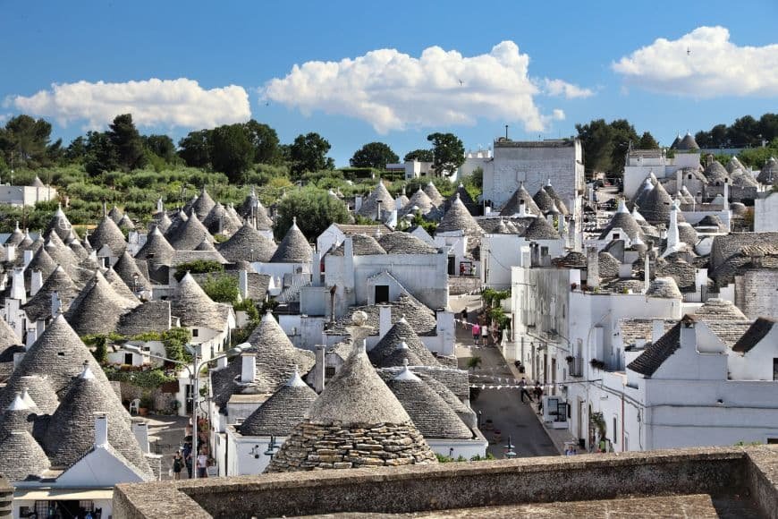 Puglia Travel Guide, Alberobello trulli houses in historic village Puglia