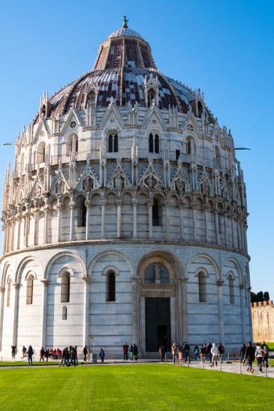 Pisa Travel Guide, Battistero di San Giovanni Pisa Baptistery exterior in Piazza dei Miracoli