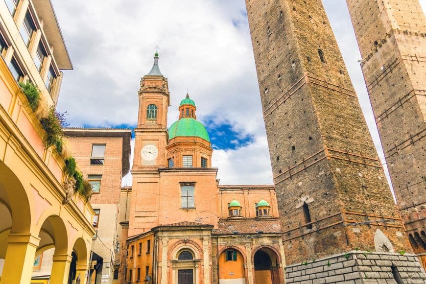 Bologna Travel Guide, Bologna Historic Center