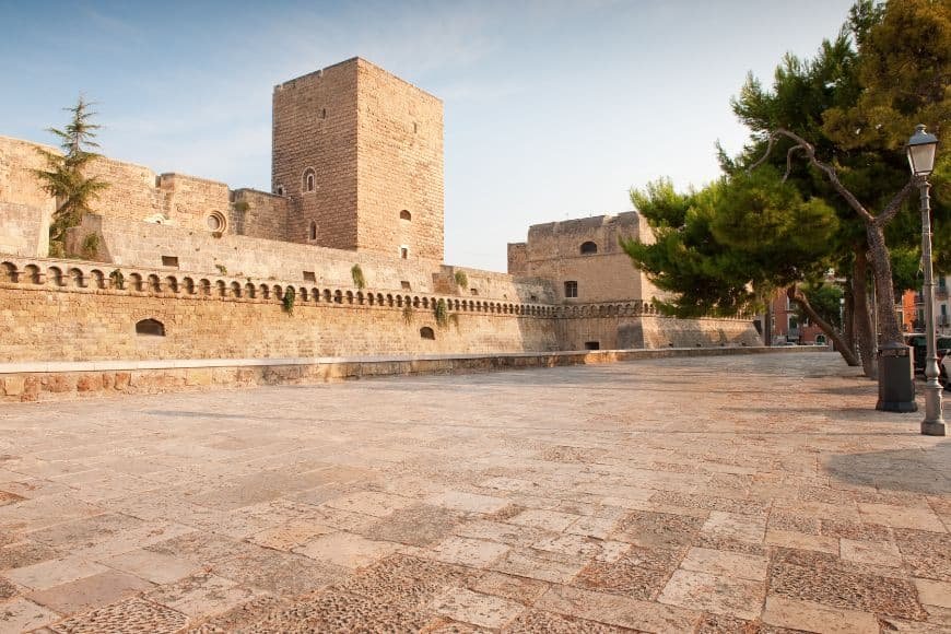 Bari Travel Guide, Castello Normanno Svevo in Bari