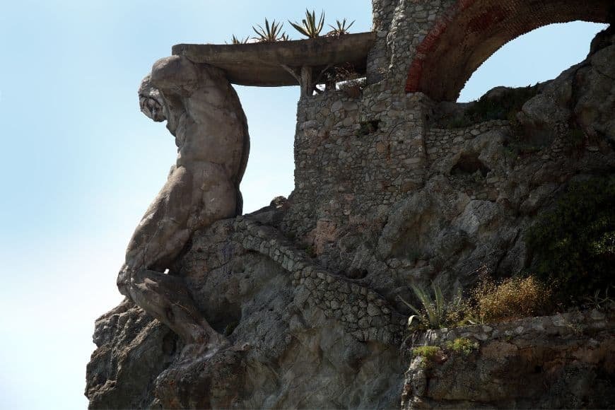 Things to Do in Cinque Terre, Il Gigante statue overlooking Monterosso beach