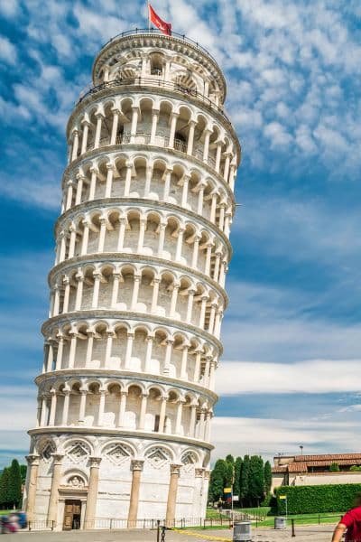 Tuscany Travel Guide, Leaning Tower of Pisa in Piazza dei Miracoli
