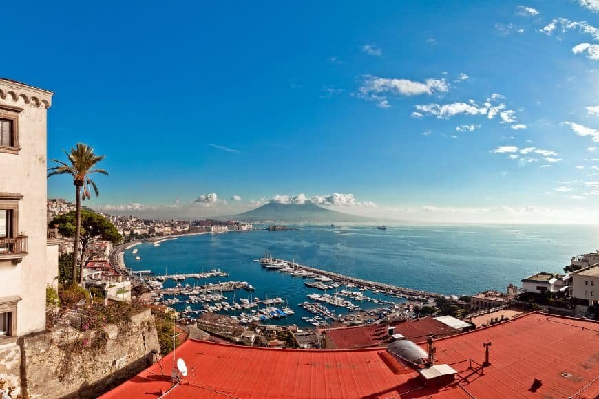 Southern Italy Travel Guide, Naples Bay View with mount Vesuvius