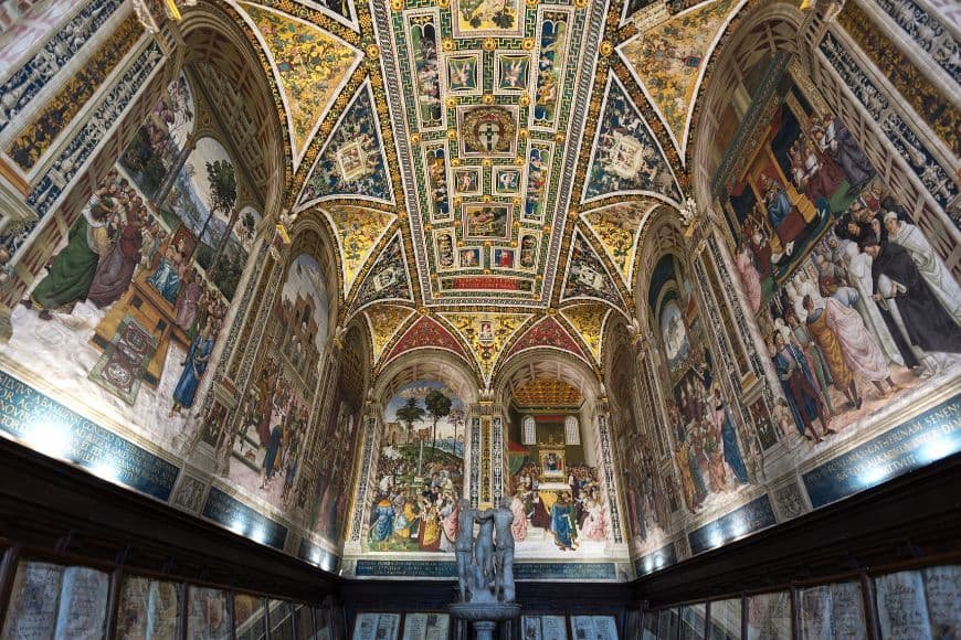 One Day in Siena, Piccolomini Library frescoes inside Siena Cathedral
